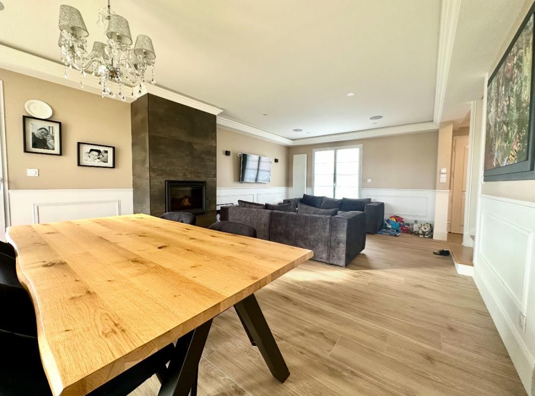 VERS-SUR-SELLES Superbe maison de 200m2 , 6 chambres, 3SDB , garage , jardin à Vers -sur-selle 4