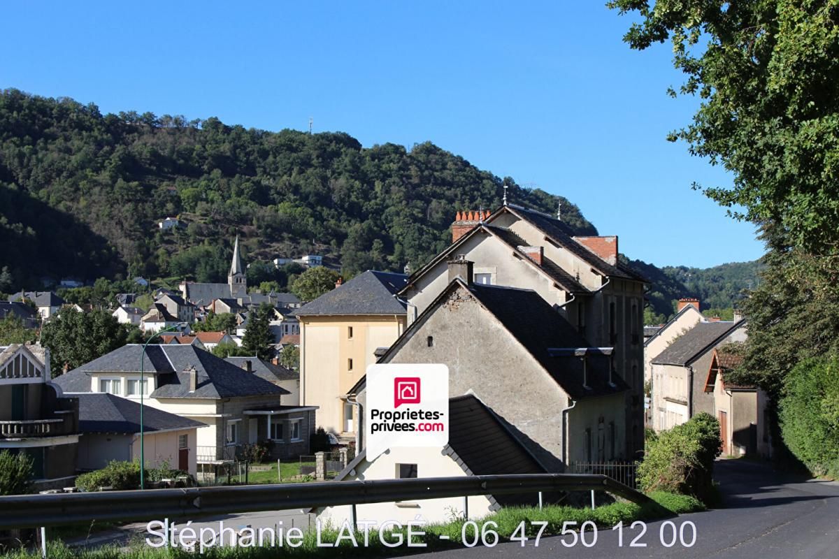 BORT-LES-ORGUES Immeuble  9 pièce(s) 131 m2 4