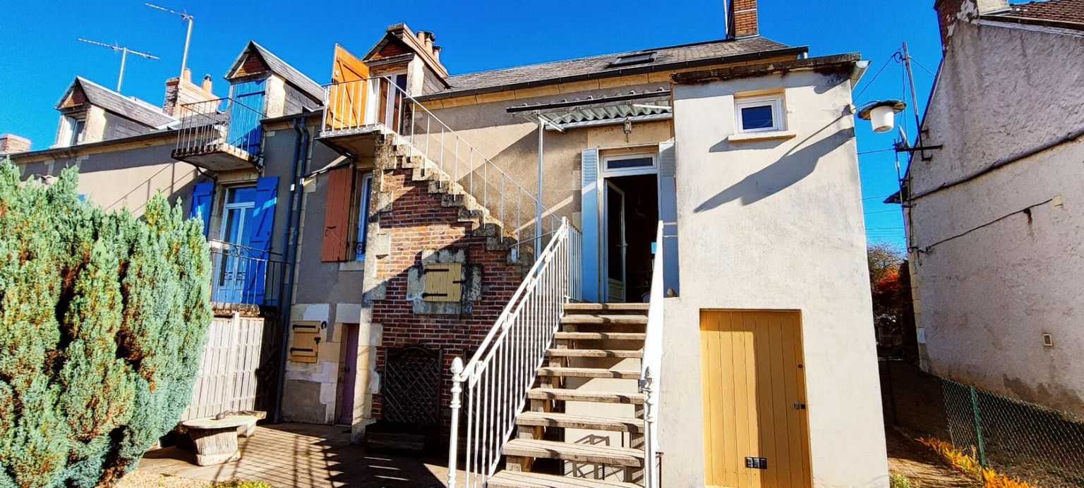 URZY Maison pleine de charme à Urzy 4