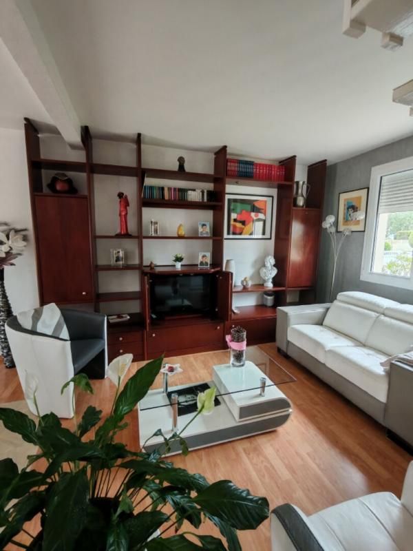 MINIAC-MORVAN Maison Miniac Morvan 6 pièce(s) 110 m2 2