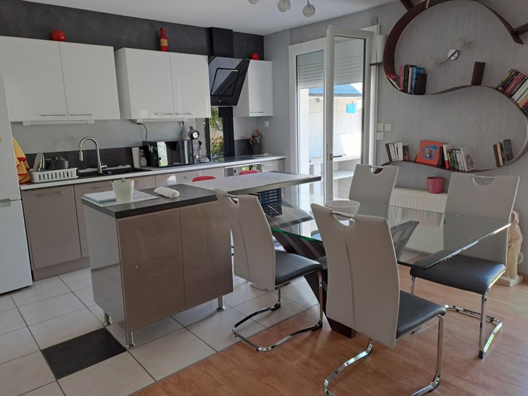 MINIAC-MORVAN Maison Miniac Morvan 6 pièce(s) 110 m2 3
