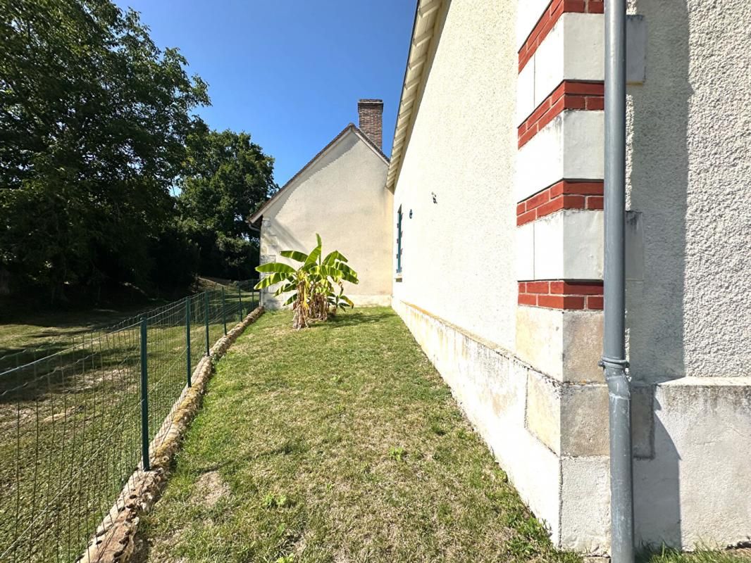 VEUIL Charmante maison des années 50 situé à Veuil 3