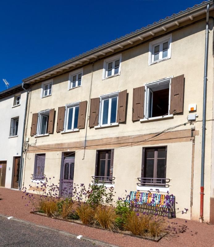 PANISSIERES immeuble de caractère de 270 m² au coeur d'un village dynamique 4