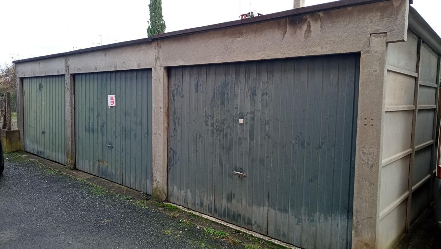 ALBI Garages et Terrain constructible 532 m2 2