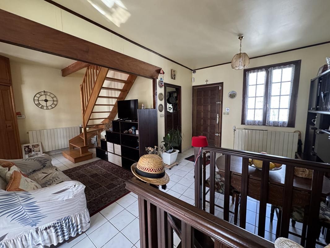 VILLEJUIF Villejuif - Maison familiale - 7 pièces 147 m2 - sans mitoyenneté - terrain 229m2 4