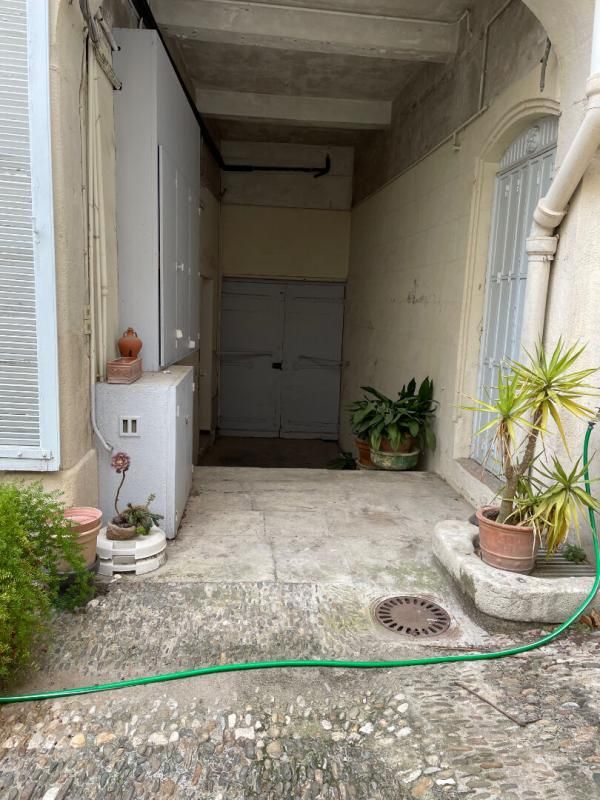 BEZIERS Vente garage 25m² et studio de 14m² + mezzanine 11m² coeur de ville de Béziers 2