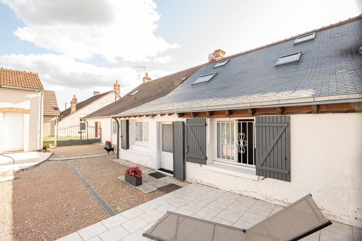 ROMORANTIN-LANTHENAY LIEUX UNIQUES ® GROUPE PROPRIETES PROPOSE DEUX MAISONS DE VILLE DE 143 ET 43 M² - TERRAIN 1.197 M² - ROMORANTIN 2