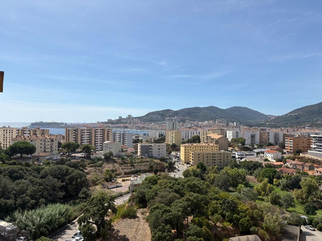 AJACCIO SEDUISANT T3 VUE MER EN DERNIER ÉTAGE À PIETRALBA 4