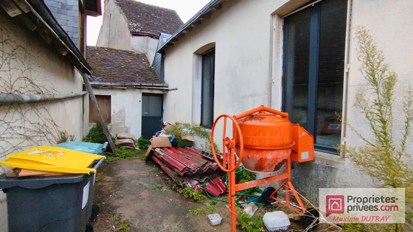 CHATEAU-RENAULT Maison 2 pièces 65m² + étage aménageable 2