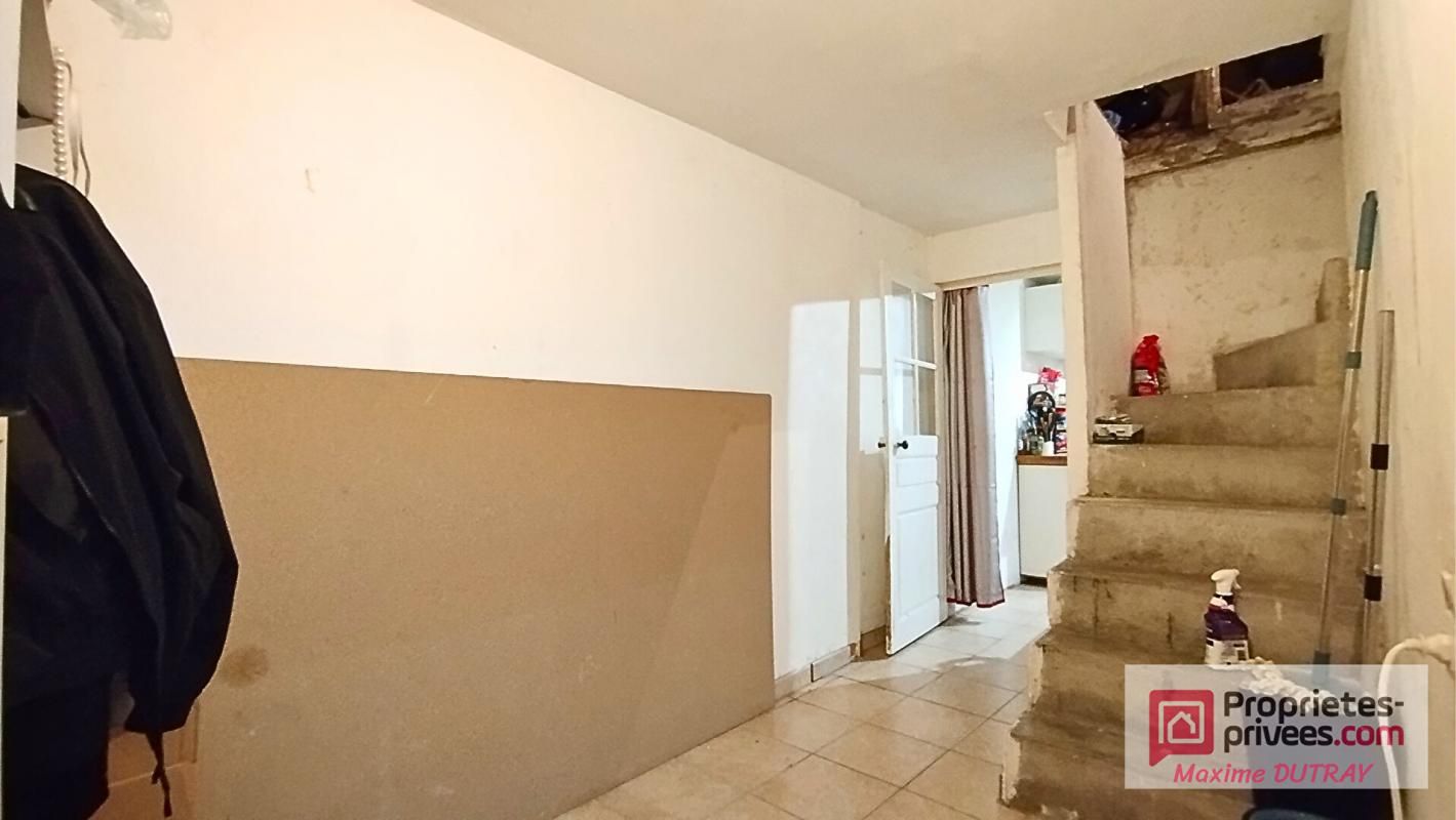 CHATEAU-RENAULT Maison 2 pièces 65m² + étage aménageable 3