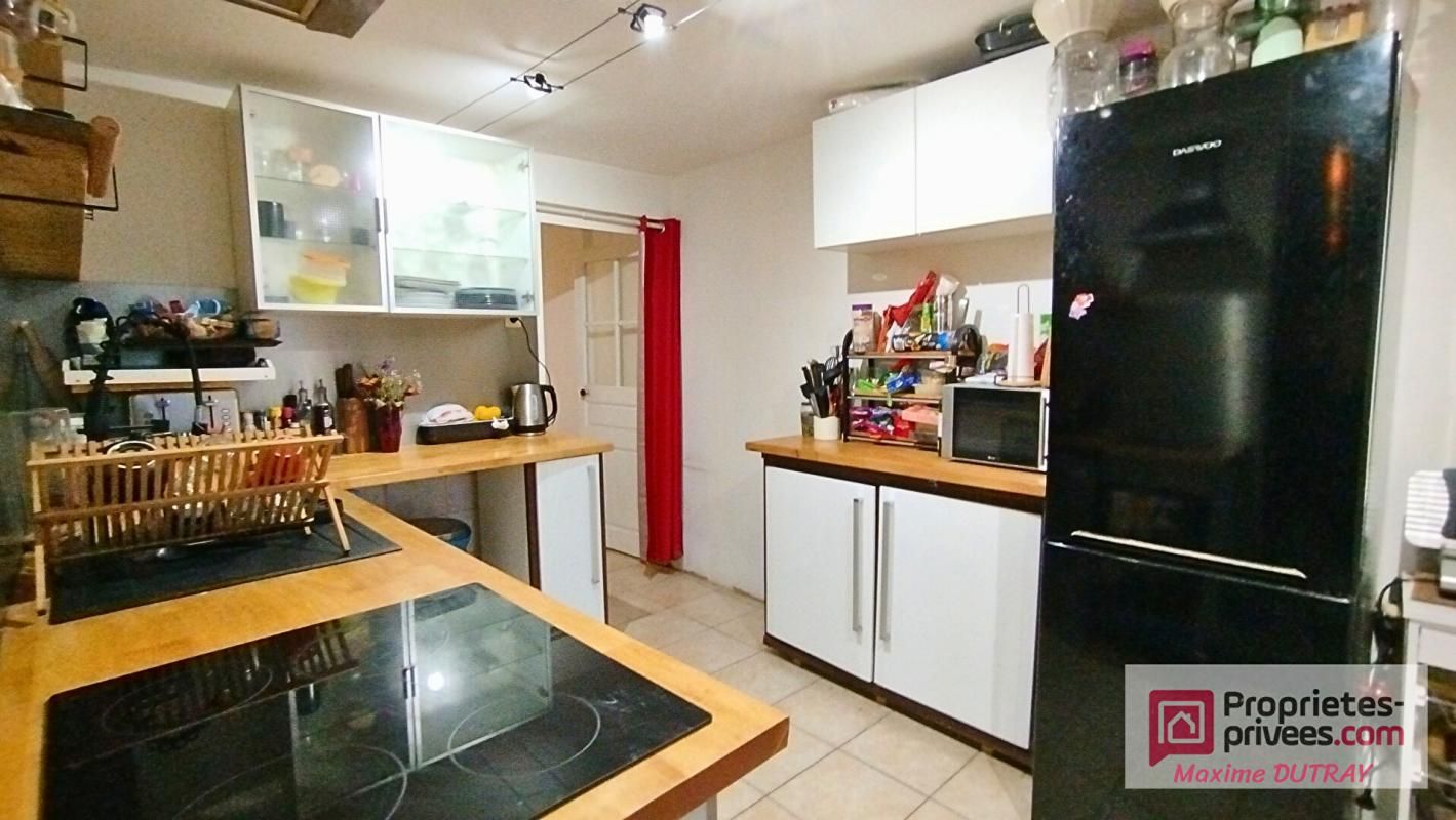 CHATEAU-RENAULT Maison 2 pièces 65m² + étage aménageable 4