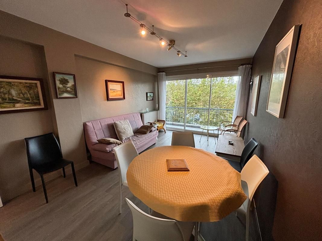 ARCACHON Bel appartement spacieux et lumineux de 70 m2 avec balcon et parking privé 1