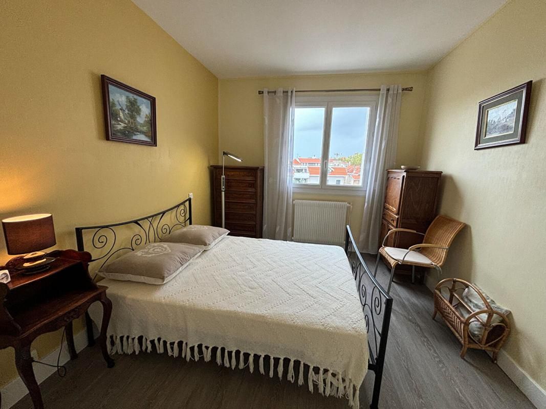 ARCACHON Bel appartement spacieux et lumineux de 70 m2 avec balcon et parking privé 3