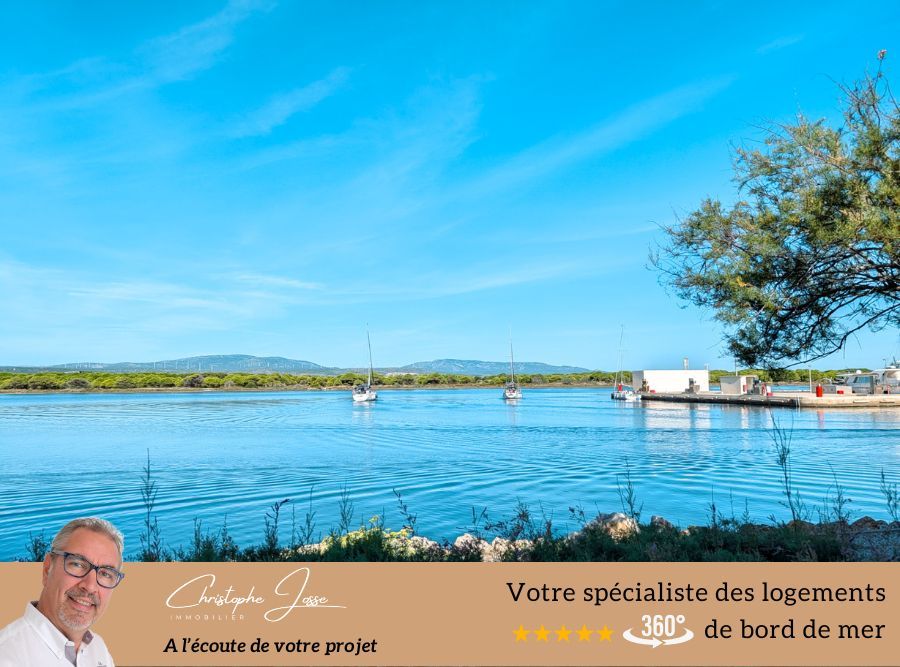 PORT LEUCATE T2 rénové avec vue exceptionnelle sur le port 3