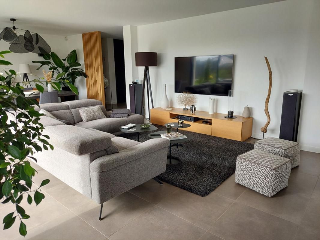 YVETOT Maison 6 pièce(s) 193 m2 2