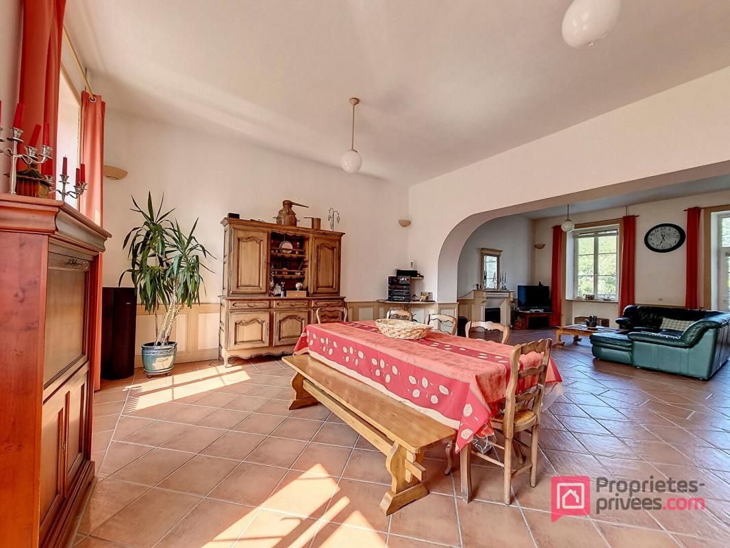 MAEL-CARHAIX Maison de maître Mael Carhaix 15 pièce(s) 416 m2 4