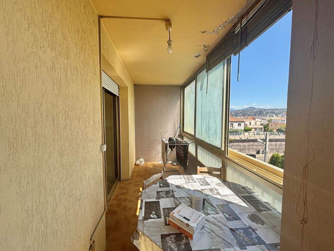 SAINT-LAURENT-DU-VAR Appartement studio Saint Laurent Du Var 30m2, loggia + cave 3