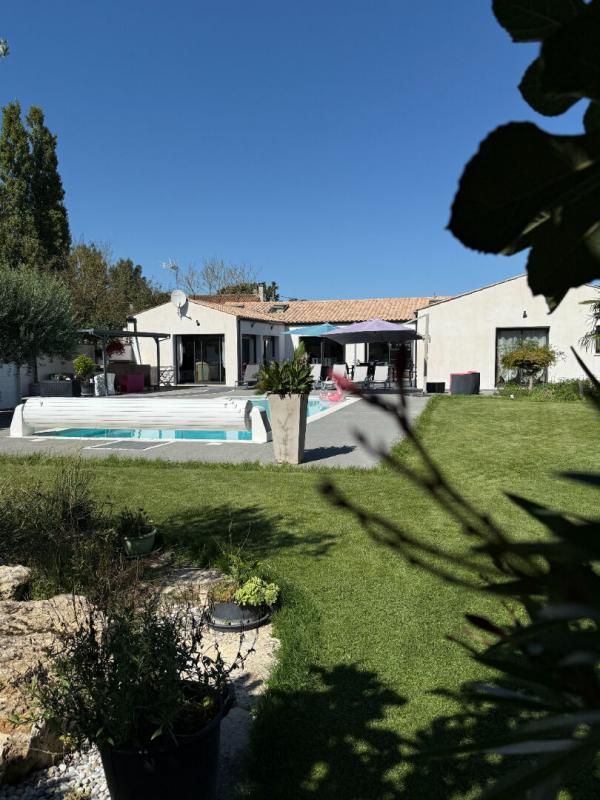 LE THOU 17290 LE THOU - Élégante maison contemporaine de plain-pied avec piscine 1