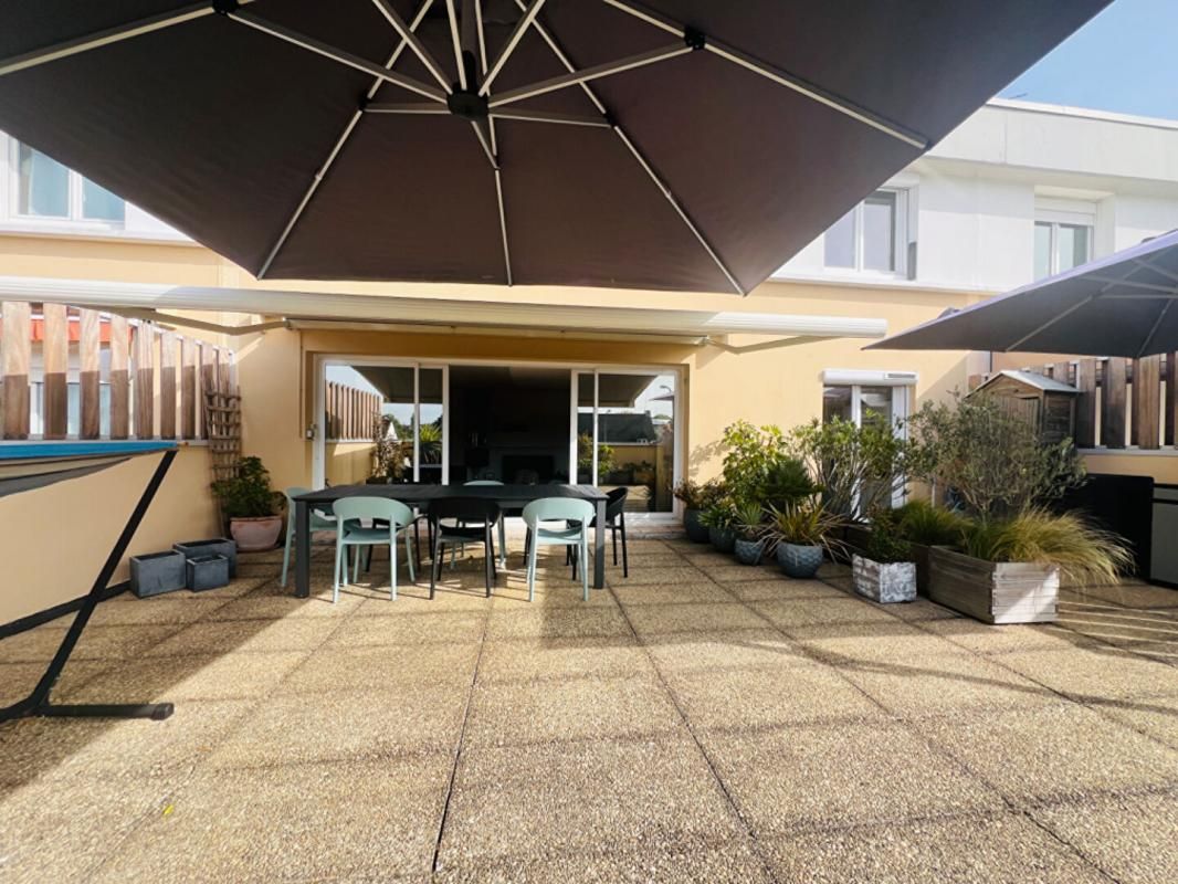NANTES Appartement triplex de 122.42 m2  + Terrasse de 67 m2 2