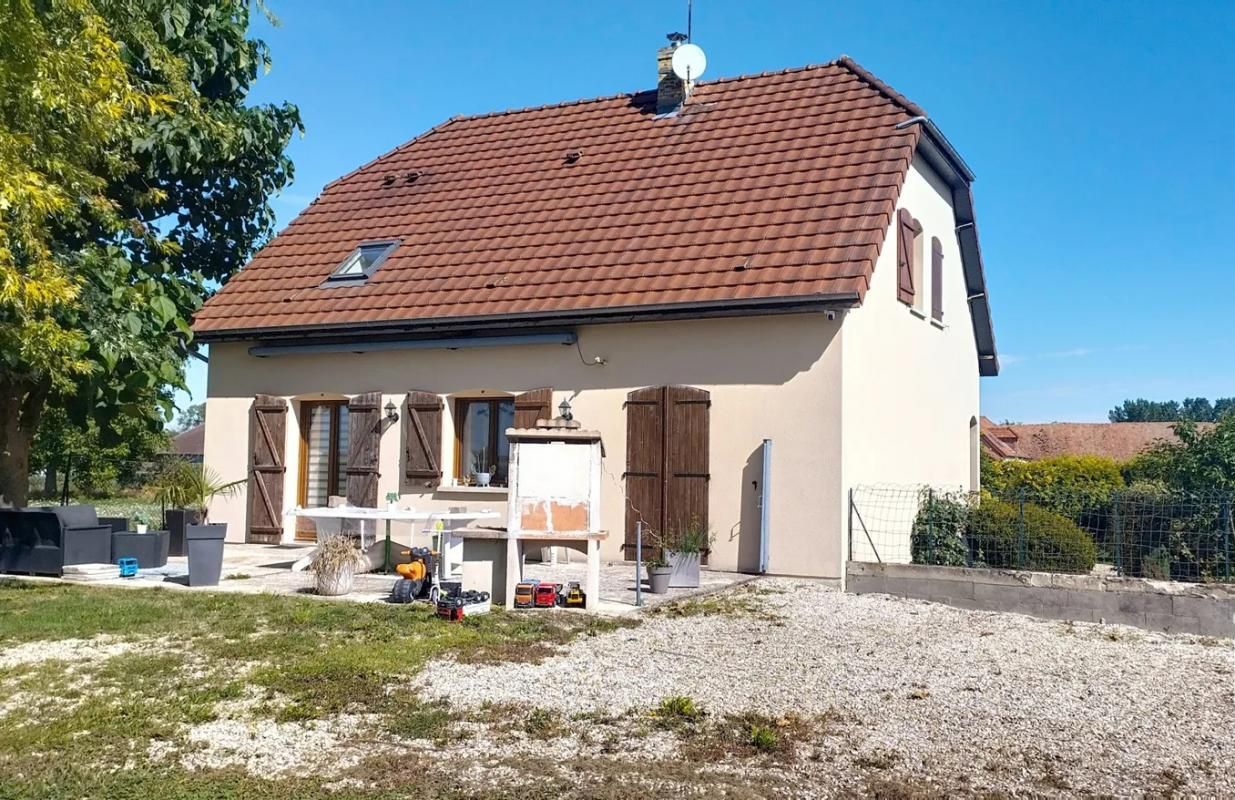 LONGUEVILLE-SUR-AUBE Maison Longueville Sur Aube 5 pièce(s) 120 m2 1