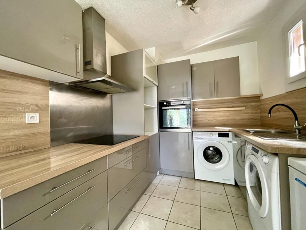 BORMES-LES-MIMOSAS Appartement T2 en rez-de-jardin avec parking -  Bormes-les-Mimosas 4