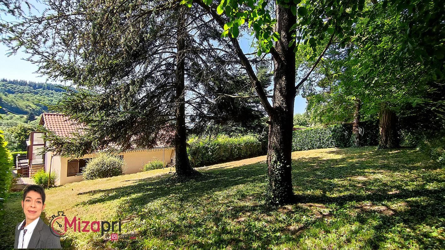 THIZY THIZY-LES-BOURGS (69240) Maison individuelle, 4 chambres, garages et terrain1000m² 1