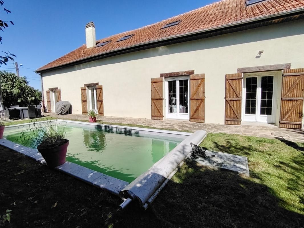 MIGNIERES Propriété de 256 m² SECTEUR MIGNIERES 4