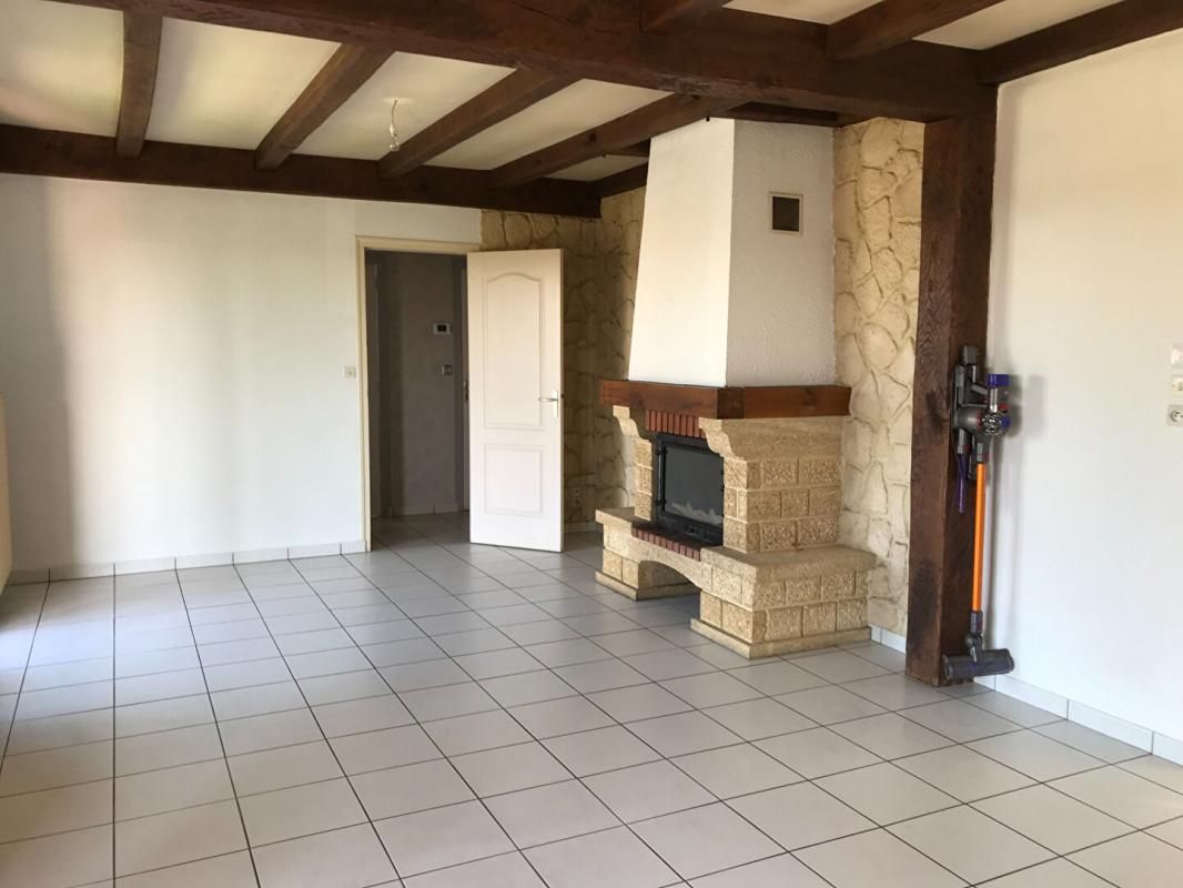 CERIZAY Maison  79140 Cerizay  3 chambres 2