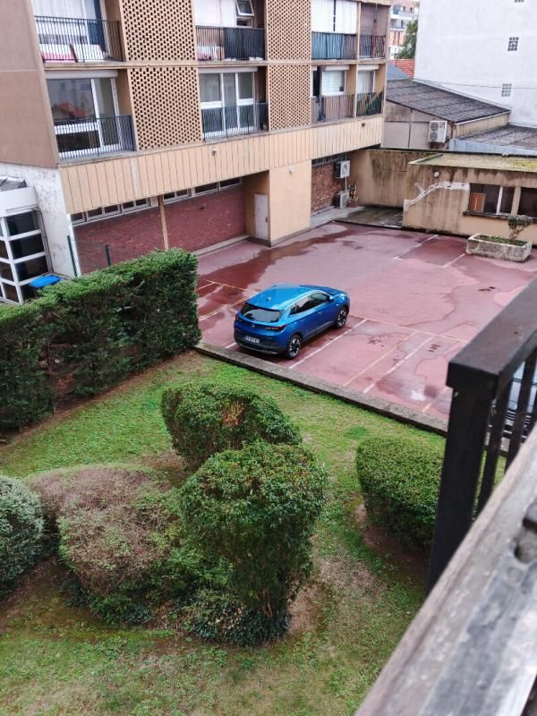 LIVRY-GARGAN Exclusivité - Une Place de Parking  à Livry Gargan - 15 000  FAI 1