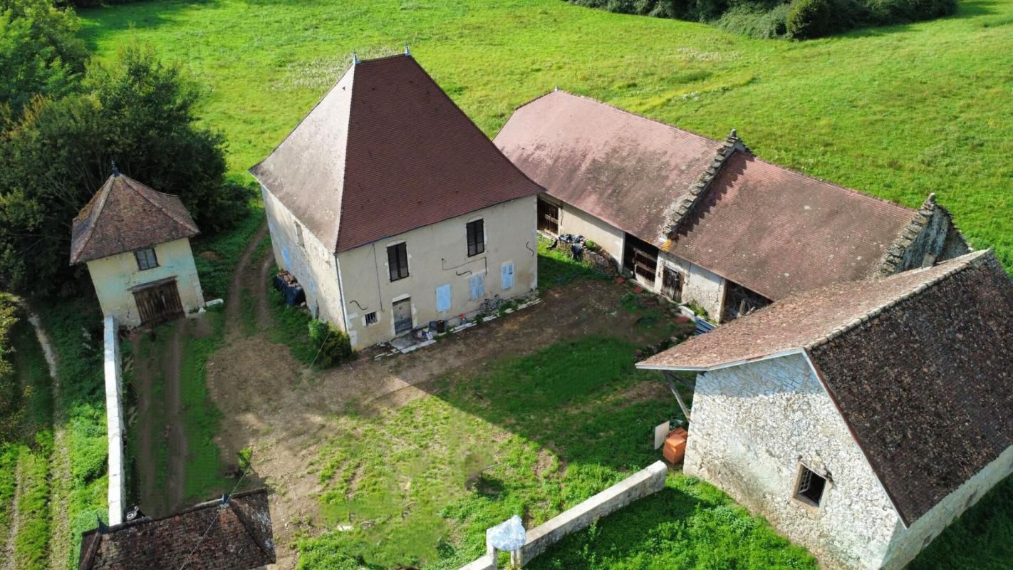 VIRIGNIN Rare propriété en Pierre avec dépendances 4