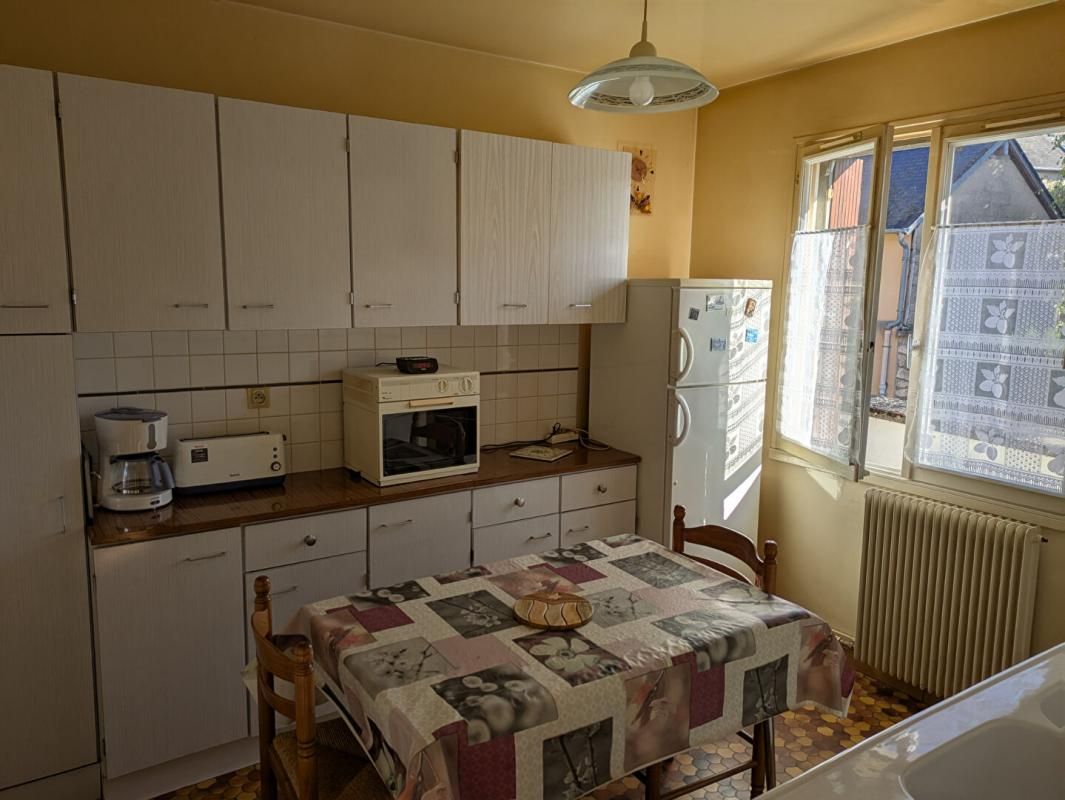 LA CHARITE-SUR-LOIRE Maison La Charite Sur Loire  centre 5 pièce(s), garage, terrain 400 m² 3