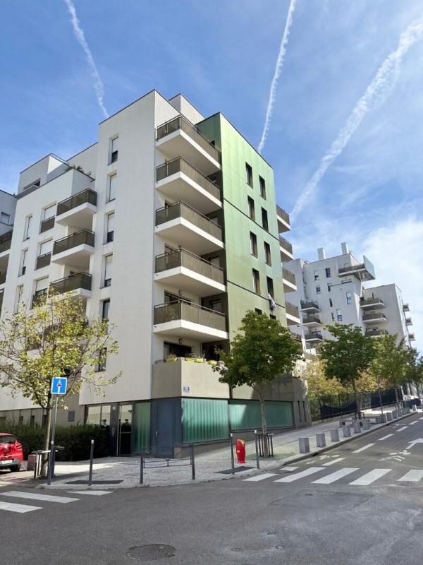 LYON-9E-ARRONDISSEMENT Appartement  terasse 4 pièce(s) 70 m2 1