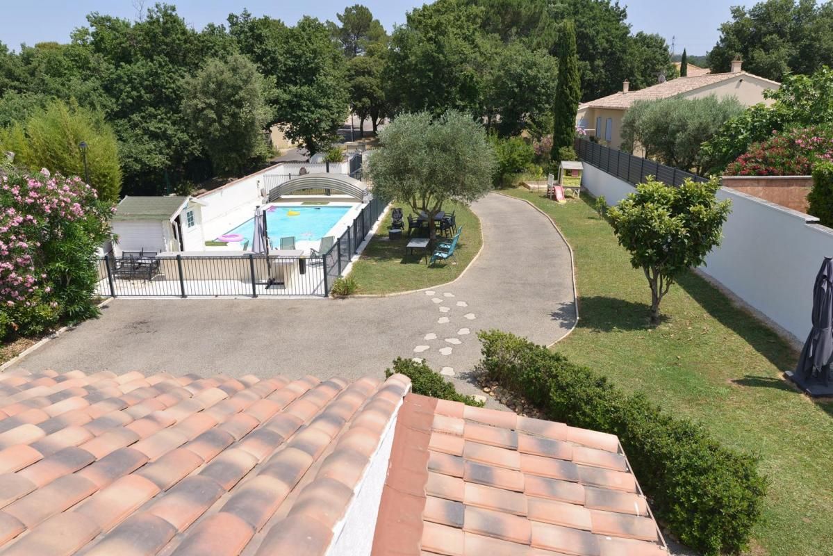 SAINT-VICTOR-LA-COSTE Maison Saint Victor La Coste 6 pièce(s) 122 m2, piscine, garage 1