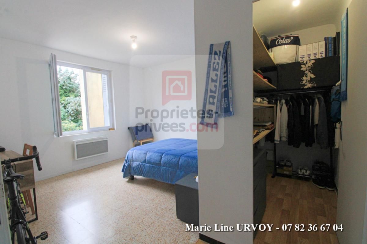 NOVES 13550 Noves - Appartement T3 de 67.65m² - grand garage 4