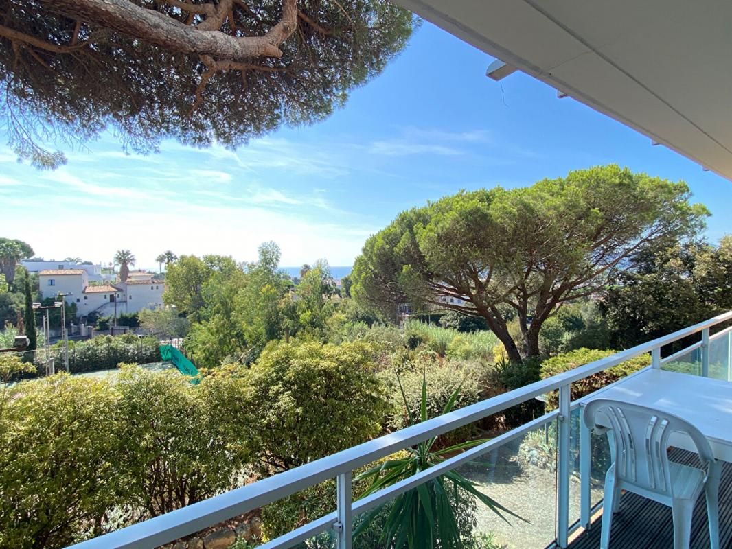 LE CANNET LE CANNET -  Appartement 3 Pièces  - Vue mer 1