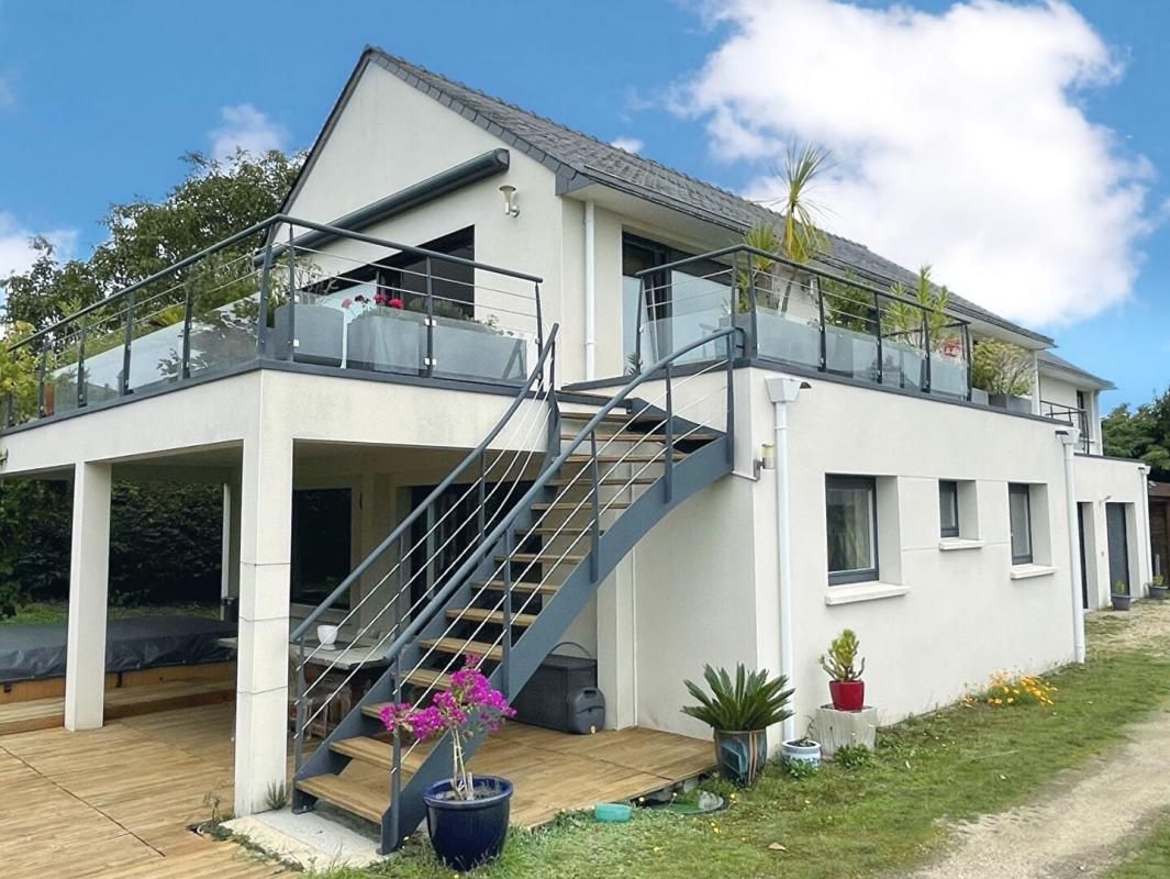 SENE Maison contemporaine d'exception de 172 M² à Séné : 5 chambres, double garage, jardin paysagé de 1180 M², piscine-spa. Emplacement premium et possibilités d'extensions 2