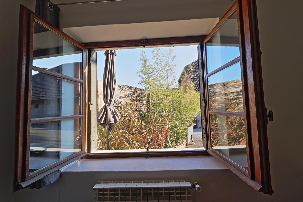 PRINGY Appartement T3 46.34 m² + combles 60 m² environ 1