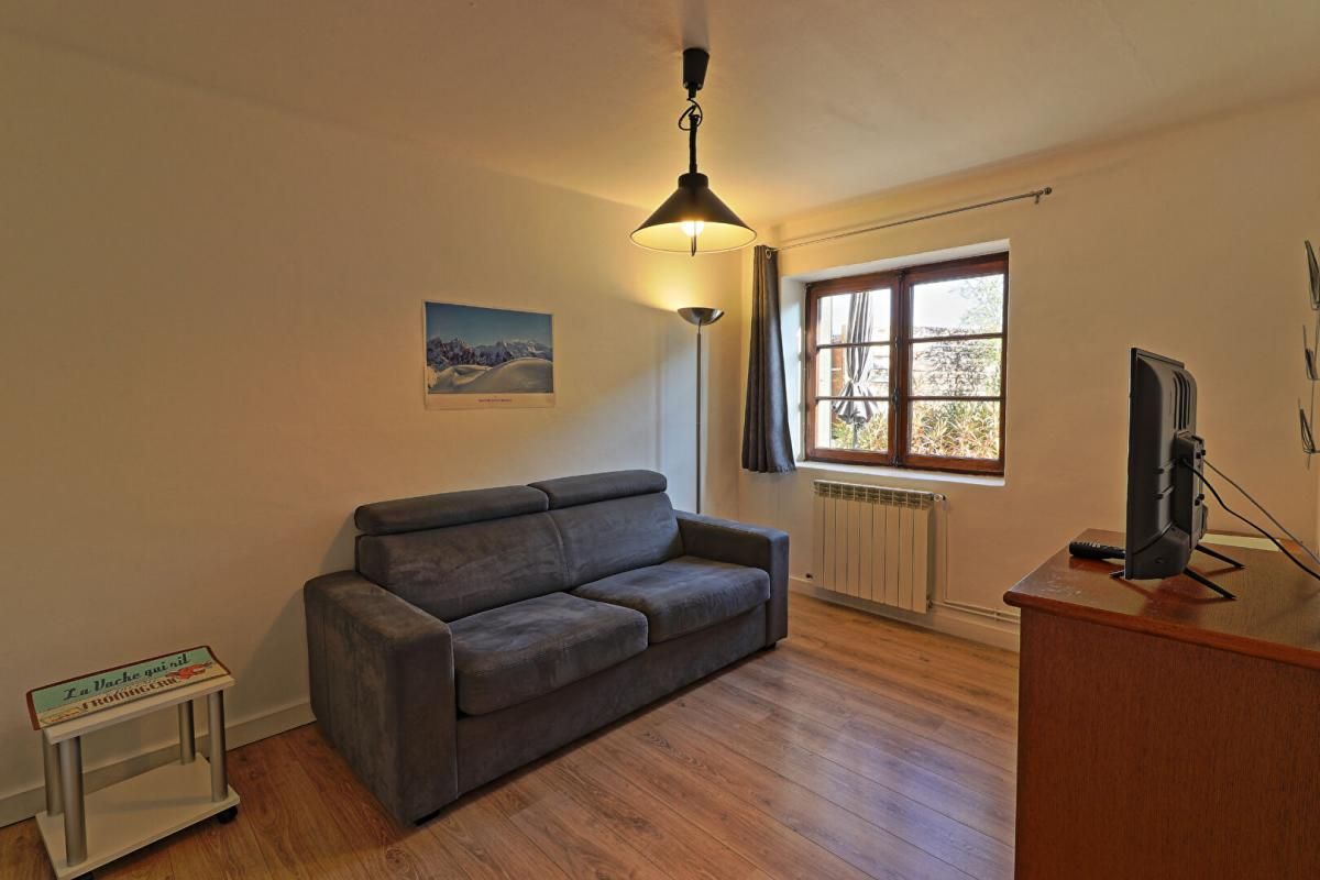 PRINGY Appartement T3 46.34 m² + combles 60 m² environ 3