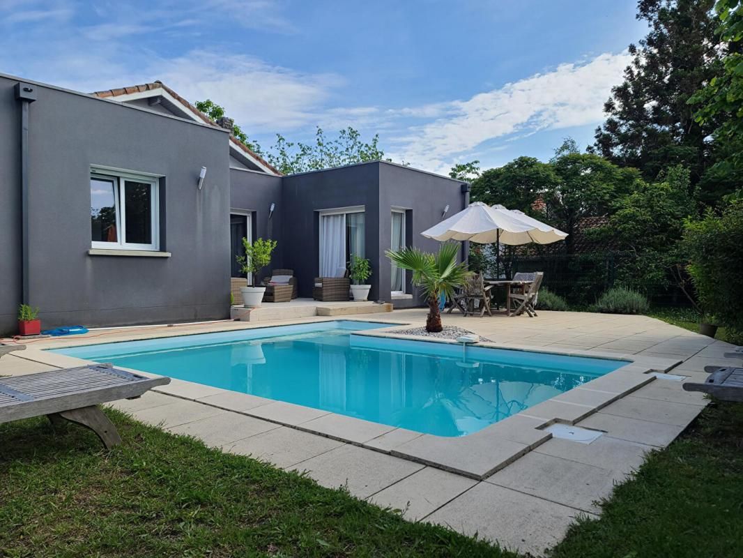 MARCHEPRIME Villa Marcheprime 6 pièce(s) 136 m2 1