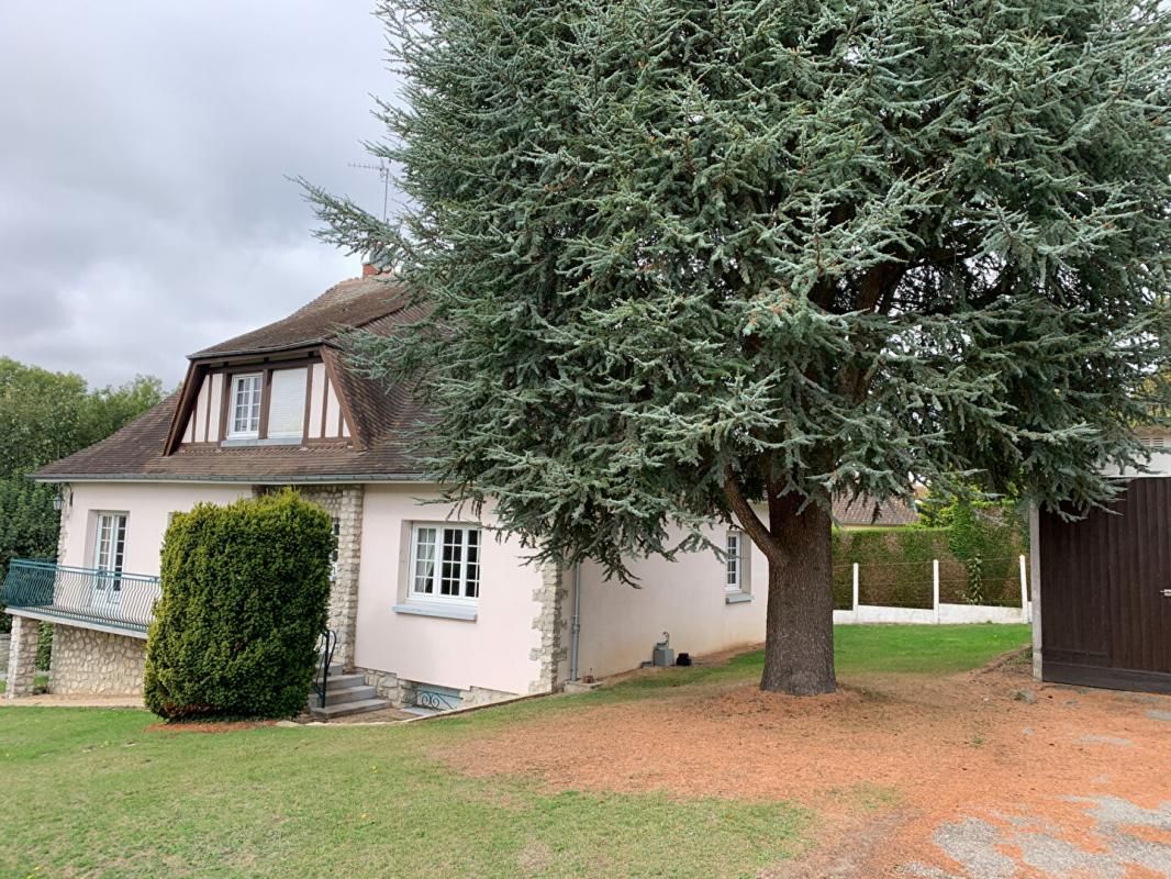 L'AIGLE MAISON  AU CALME  AVEC BEAU POTENTIEL 3