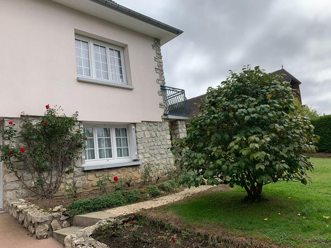 L'AIGLE MAISON  AU CALME  AVEC BEAU POTENTIEL 4
