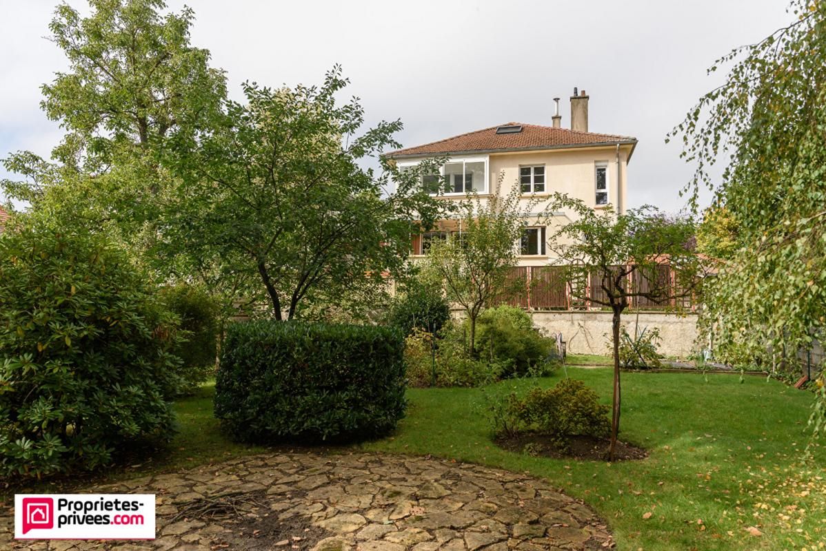 LONGEVILLE-LES-METZ Maison 7 pièces 170 m2 LONGEVILLE-LES-METZ 1