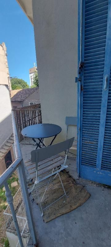 NIMES 30.GARD.NIMES.Charmant studio en duplex avec terrasse, quartier Notre-Dame 2