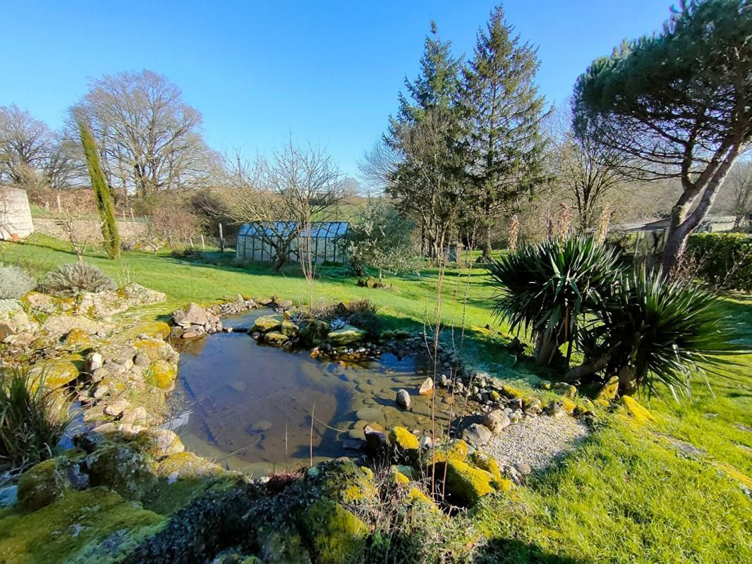 LA VERRIE Maison La Verrie 8 pièces 187 m2 3
