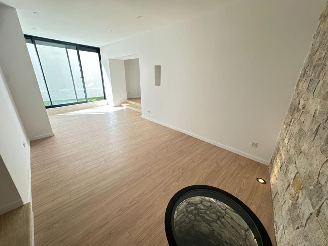 SALON-DE-PROVENCE EXCLUSIVITÉ Appartement T3 rénové au coeur de Salon-de-Provence 2