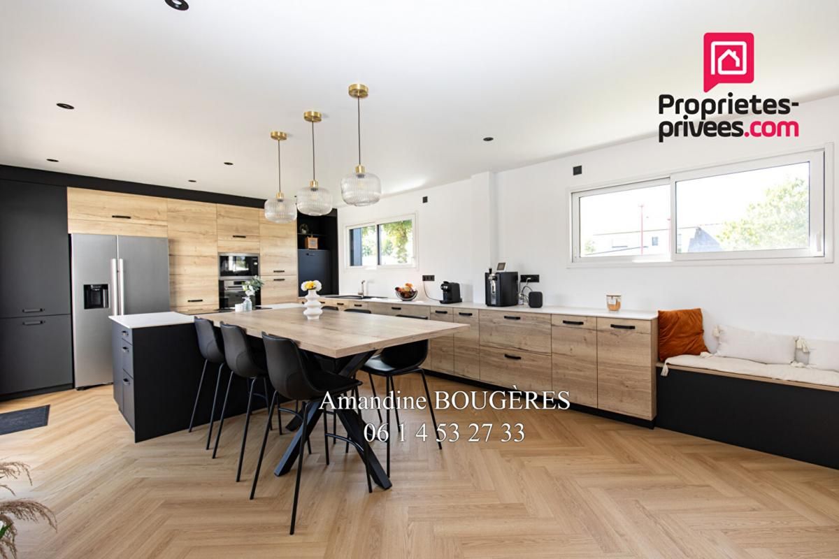 DOMALAIN MAISON SPACIEUSE ET LUMINEUSE-180 M² - 4 CHAMBRES- PISCINE- DOMALAIN 35680-349 990 EUROS 1