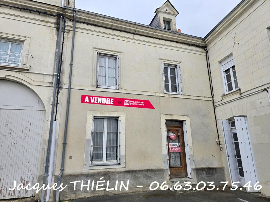 VERNANTES Immeuble à rénover hyper-centre VERNANTES 1
