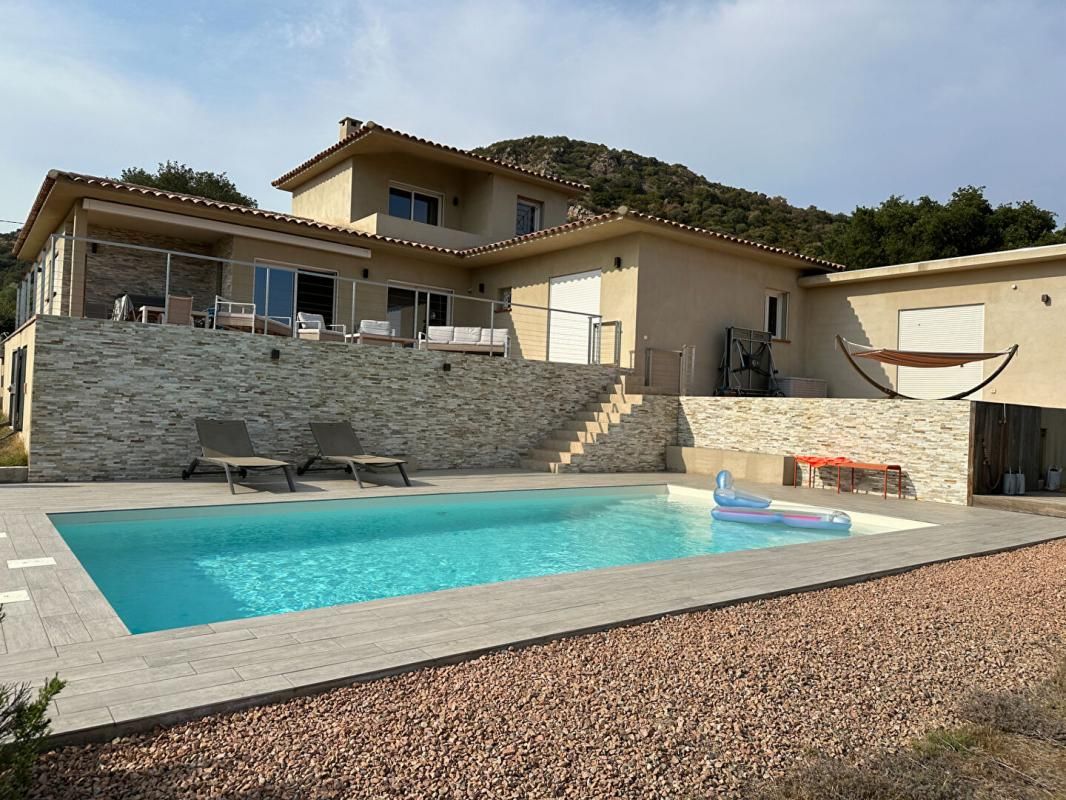ZONZA Maison T6 de 168 m2 sur grand terrain avec piscine - STE LUCIE DE PORTO-VECCHIO (20144) - CORSE DU SUD - FRANCE 3