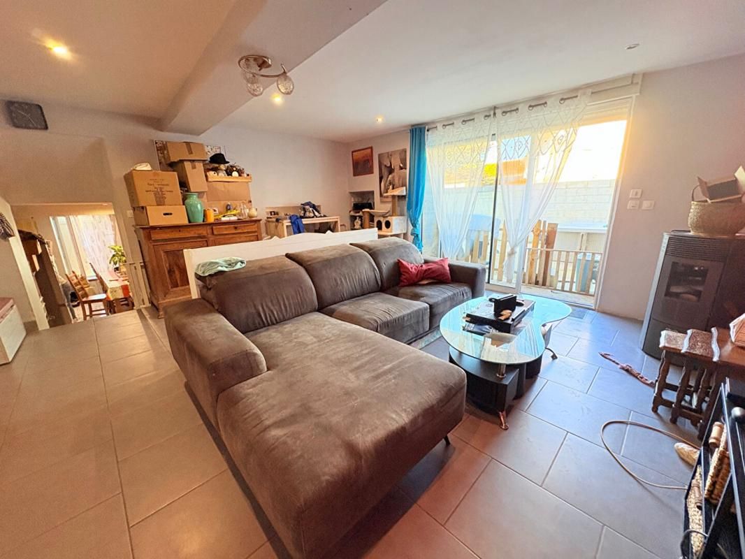AULNAY EXCLUSIVITE Ensemble immobilier avec maison de 95 m2 3 chambres et 2 autres à réhabiliter 2
