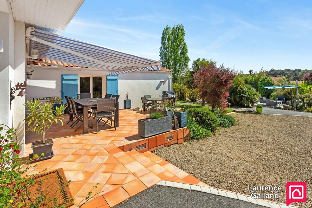 LES MOUTIERS-EN-RETZ EXCLUSIVITÉ .  Grande maison familiale , rénovation récente et de qualité , 6 chambres 2